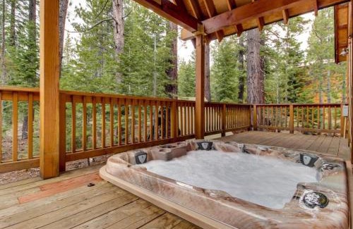 Truckee Ski Chalet | Snowpeak Chalet in Tahoe Donner