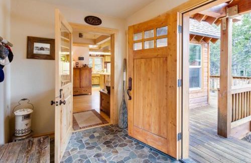Truckee Ski Chalet | Snowpeak Chalet in Tahoe Donner