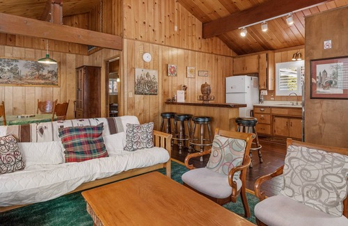 Whispering Forest Cabin | Snowridge - Charming Classic Cabin With A Wood Burning Fireplace And Wifi! 2 Bedroom Cabin