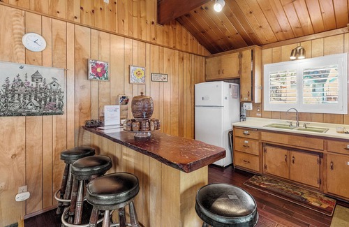Whispering Forest Cabin | Snowridge