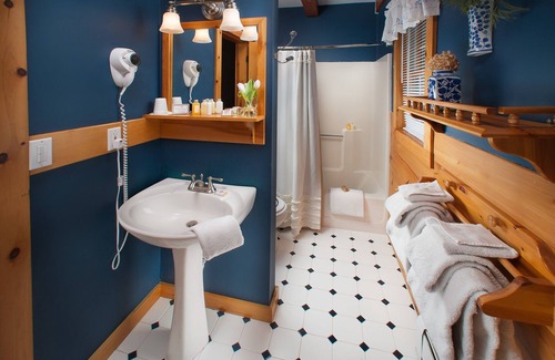 Eaton Bed & Breakfast | Snowvillage Inn