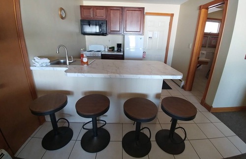 Sturgeon Bay Hotel | Snug Harbor Inn - Deluxe 8 & 9