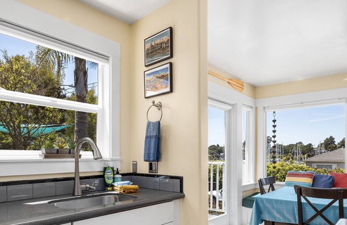 Eastside Santa Cruz House | Snug Harbor
