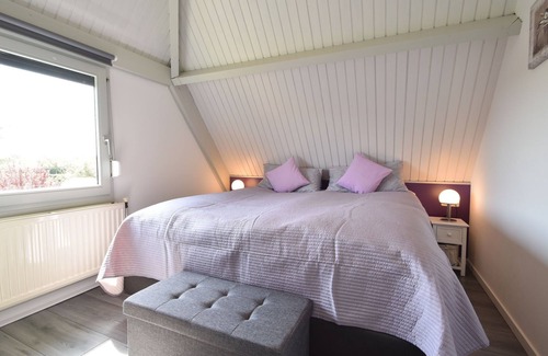 Herkingen House | Snug Holiday Home in Herkingen with Jacuzzi in the Garden