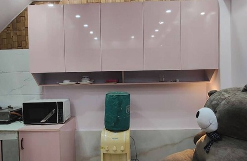 Govindpuri Apartment | Snuggle Inn - Teddy themed BnB (couple friendly)
