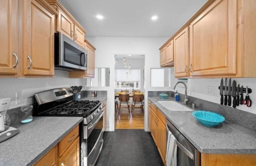 Lakewood Village House | So-Cal Classic Living