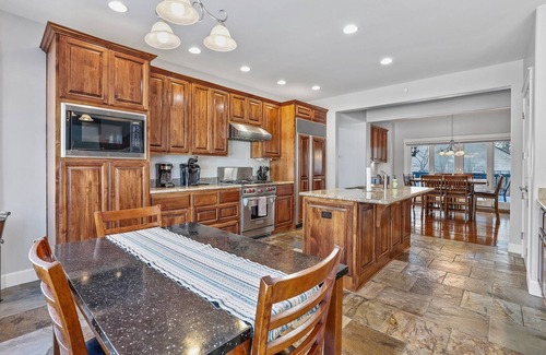 Ponderosa Trails House | So Grand, So Majestic, So Exquisite! Highly-Sought After Location! Pool Table!