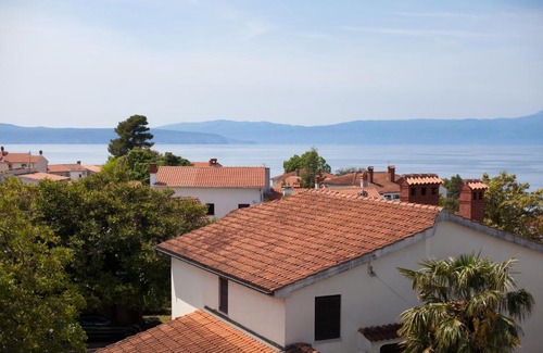 Njivice Apartment | SOBA i TUŠ