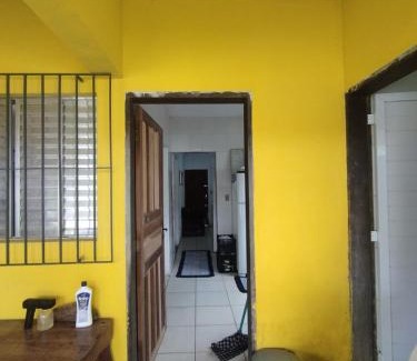 Boraceia House | Sobrado amarelo