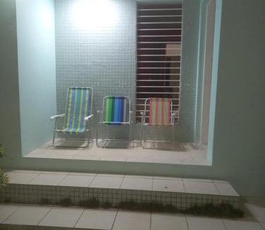 Centro House | SOBRADO-BERTIOGA-Uso exclusivo para grupos de até 12 pessoas em 1 até 4 suítes