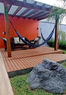 Muquem House | Sobrado com 3 Suítes, Piscina, Sala de Jogos, Playground, Garagem para 4 Carros