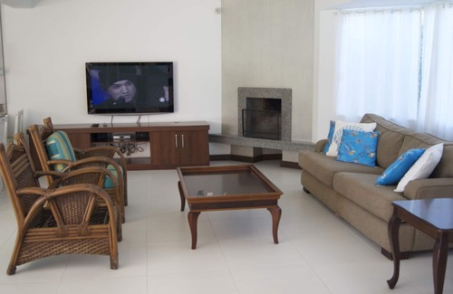 Mariscal House | Sobrado Mariscal with 3 Suites with air conditioning, Swimming pool, Barbecue and wifi