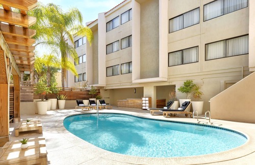 Calabasas House | SoCal Fit Room King, The Anza A Calabasas Hotel, Near Malibu Creek State Park