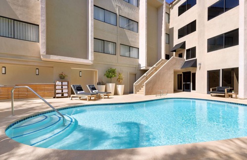 Calabasas House | SoCal Fit Room King, The Anza A Calabasas Hotel, Near Malibu Creek State Park