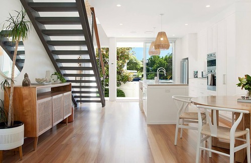 Clovelly House | SoCal House Clovelly IH