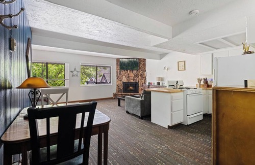 The Village Cabin | SoCal Vacations - Village Inn
