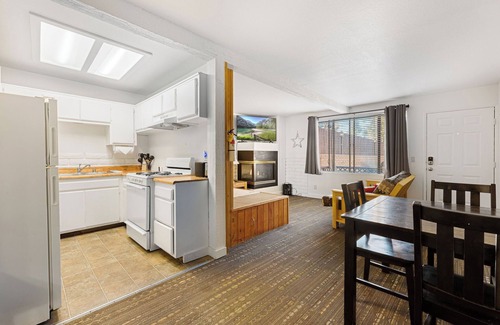 The Village Cabin | SoCal Vacations - Village Inn