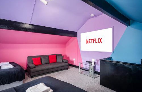 Doncaster Apartment | Social Media Adventure - 3 Bedroom - City Centre - Doncaster