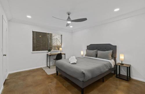 Bouldin Apartment | SOCO Downtown View I Free Pkg