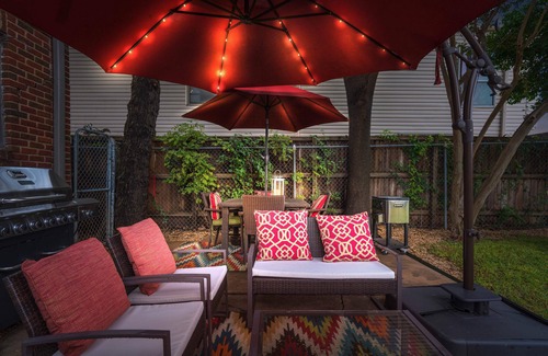Oak Lawn Apartment | SoCozyBlue Suite Oak Lawn/Uptown