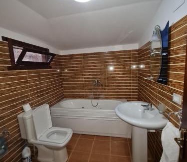 Korce Hotel | Sofra Kolonjare Agroturizem