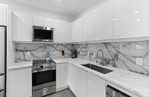 SoHo Apartment | SoHo/Hyde Park Luxury Studio Apt