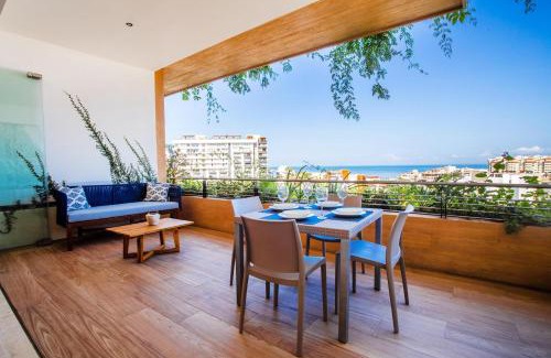 Alta Vista House | Soho PV 2 Workspaces, Pool, Gym & Rooftop Bar