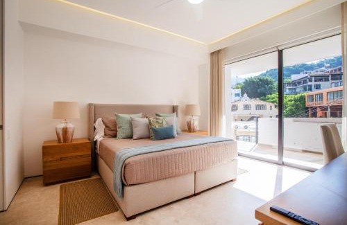 Alta Vista House | Soho PV 2 Workspaces, Pool, Gym & Rooftop Bar