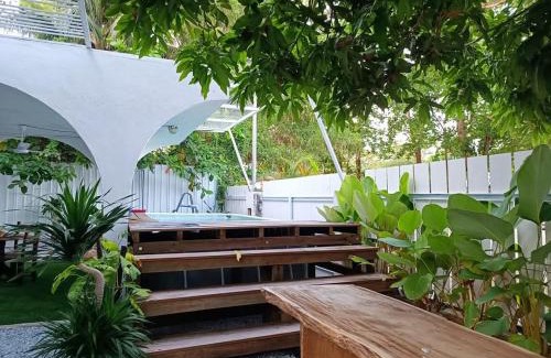 Batu Buruk Villa | Soho Stay