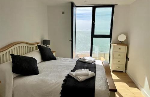 Ramsgate Apartment | SoHot Stays Royal Sands Seaview Apt Free Parking Sleeps 4