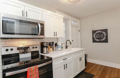 Ghent Apartment | Sojourn at Colley Manor Unit 2