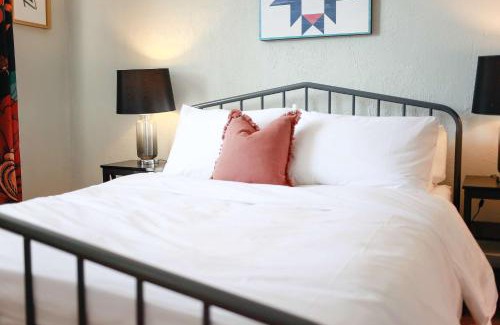 Ghent Apartment | Sojourn at Colley Manor Unit 3