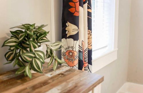 Ghent Apartment | Sojourn at Colley Manor Unit 4