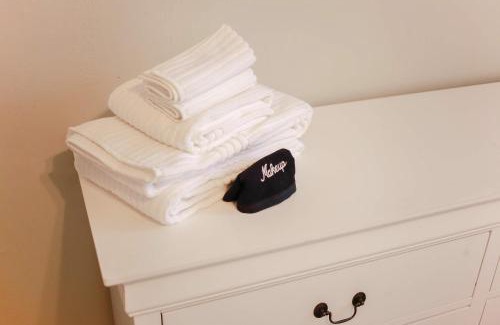 Ghent Apartment | Sojourn at Colley Manor Unit 5