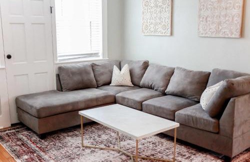 Ghent Apartment | Sojourn at Colley Manor Unit 5 Sleeps 4