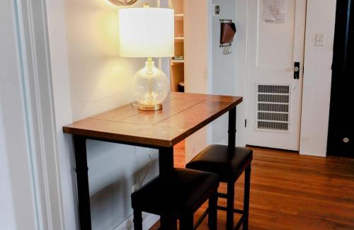 Ghent Apartment | Sojourn at Colley Manor Unit 5 Sleeps 4