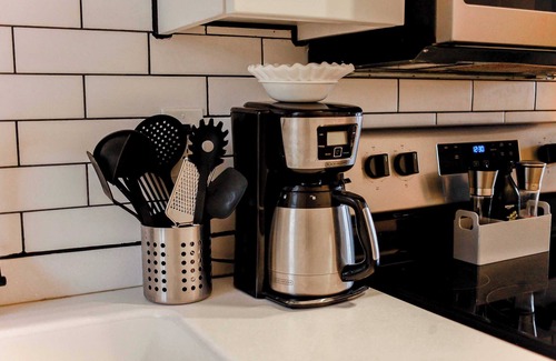 Ghent Apartment | Sojourn at Colley Manor Unit 5 Sleeps 4