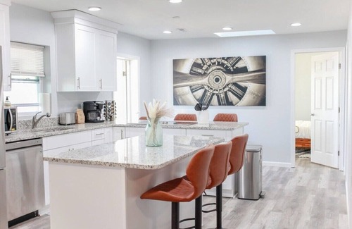 Fox Hill - Grandview House | Sojourn Aviators Dream on Back River