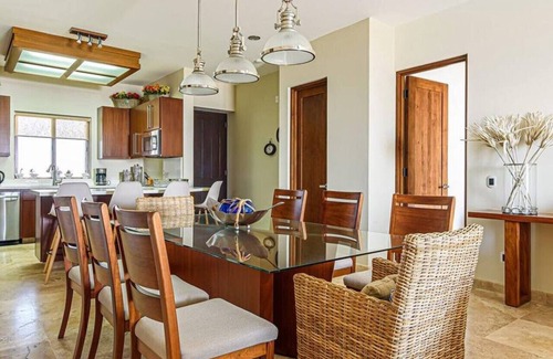 Los Cabos Apartment | Sol Pacifica 2-bedroom condo with AC, WiFi in fantastic Los Cerritos Beach