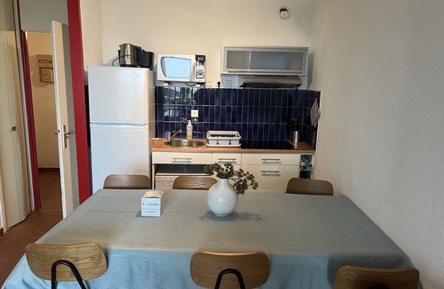 Le Couchant Apartment | Sol-y-Days Belles Plages, seafront with swimming pool