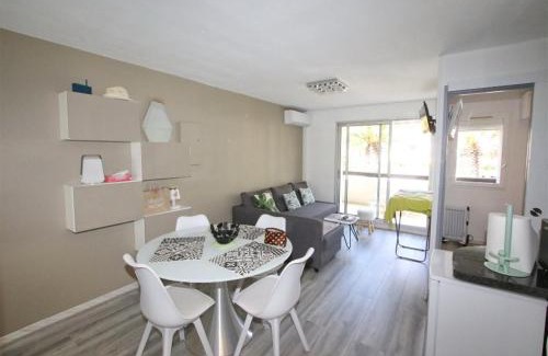 La Petite Motte Apartment | Sol-y-Days Cyprianes appartement moderne avec piscine
