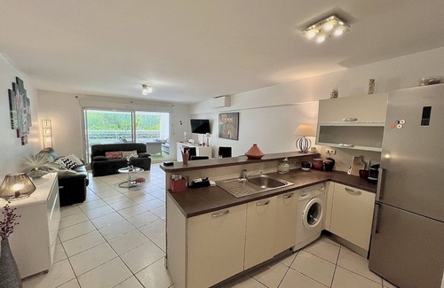 Le Couchant Apartment | Sol-y-Days Indigo, large luxury apartment close to the beaches