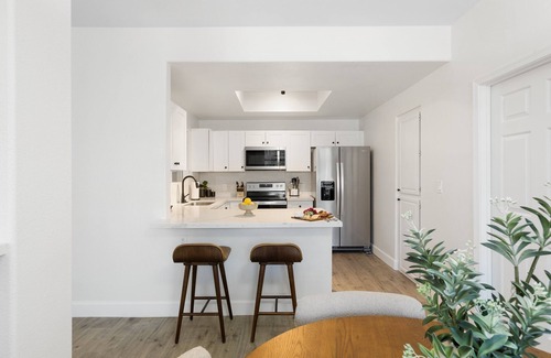 Central Scottsdale Cottage | Solace - Community Pool & Gym -walk to Restaurants