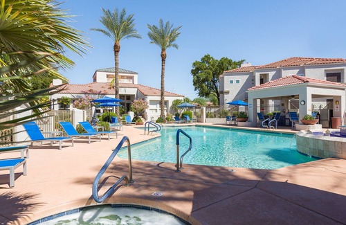 Central Scottsdale Cottage | Solace - Community Pool & Gym -walk to Restaurants