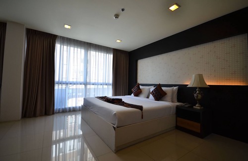Nong Bon Hotel | Solace @ Srinakarin