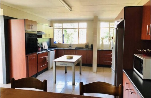 Greater Johannesburg Metropolitan Area House | SOLAR - AFRICAN CHIC, COMFORTABLE, SUPER CLEAN AND CENTRAL