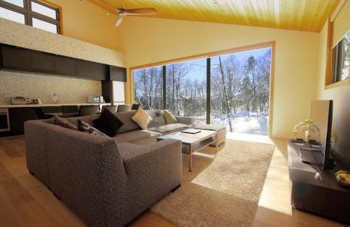 Hokujo Ski Chalet | Solar Chalets by HHG