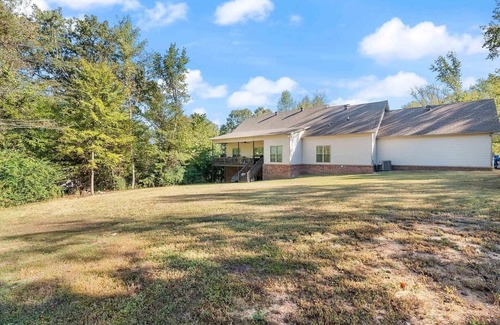 Greenbrier House | SOLAR ECLIPSE LISTING ONLY