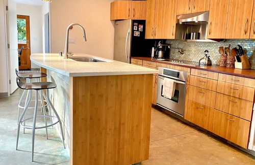 Stinson Beach House | Solar-Powered Dream Vacation Property