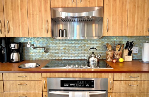 Stinson Beach House | Solar-Powered Dream Vacation Property